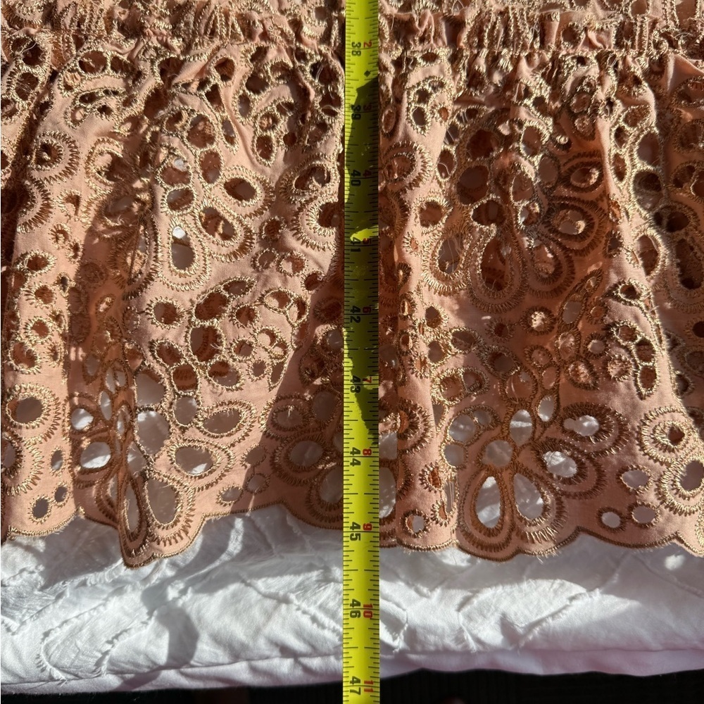 DX Collection Elegant Pink Peach Lace Dress Gold and Ruffle Detail - Picture 4 of 7